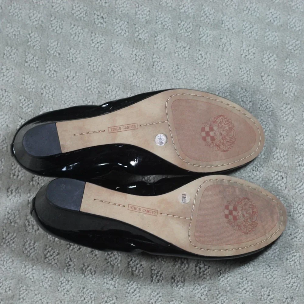 NWOT Vince Camuto Size 8.5M Black Patent Leather Ryssa Peep Toe Wedge 1.5